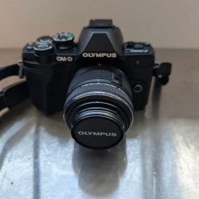 OLYMPUS OM-D E-M10 Mark III 本体 付属品おまけあり