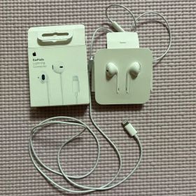 Apple EarPods Lightningコネクタ 純正品 箱付き 美品