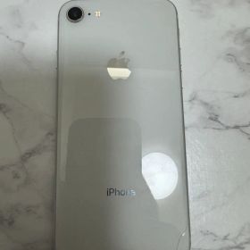 Apple iPhone 8 64GB シルバー 本体