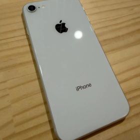 【本体のみ】iPhone8 64GB SIMフリー 最大容量73％
