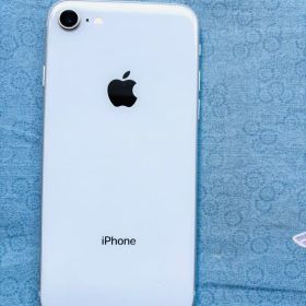 Apple iPhone 8 本体 シルバー