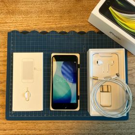 iPhone SE2 128GB ブラック SIMフリー 美品 付属品完備