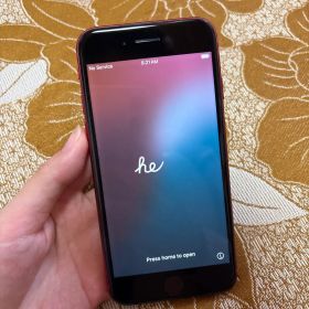 Apple iPhone SE 第3世代 本体 レッド