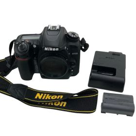 186000 通電確認のみ Nikon ニコン デジタル一眼レフカメラ ボディ D7500