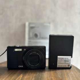 お値下げ★RICOH CX3 コンパクトデジタルカメラ【完動美品】充電器付き