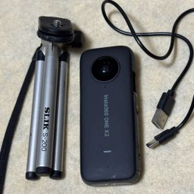 Insta360 ONE X2 本体 SLIK S-200付