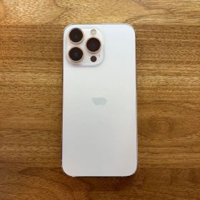 Apple iPhone 13 Pro 本体