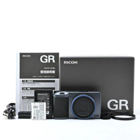 ＜美品＞ RICOH GR IIIx Urban Edition メタリックグレー｜高級コンパクトデジタルカメラ｜シャッター数1,237枚｜動作良好｜外観新品同様｜元箱付き｜安心の極上美品コンディション