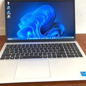 【美品】DELL Inspiron 15 3520 Core i5-1235U