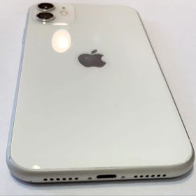 iOS 18.6.2 iPhone 11 64GB 本体 ホワイト