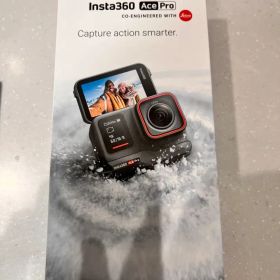 Insta360 Ace Pro 本体