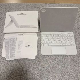 iPad 第10世代 MagicKeyboardFolio ホワイト