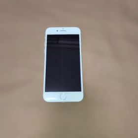 Apple iPhone 8 本体 ホワイト