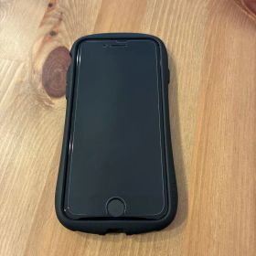 Apple iPhone SE 第3世代 iFaceケース付き