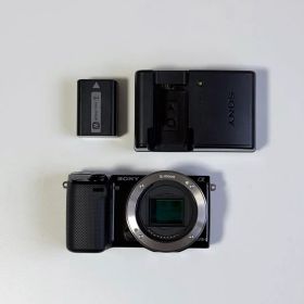 SONY ミラーレス一眼 α NEX-5R ボディ ブラック
