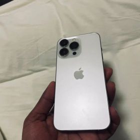 Apple iPhone 13 Pro シルバー 本体256gb