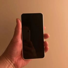 arrows スマートフォン本体 ホワイト