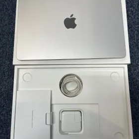 【最終値引き】【美品】MacBook Air M2 2022 箱付き 付属品あり Apple MacBook Air M2 2022 新品¥90,000 中古¥68,300 | 新品・中古の
