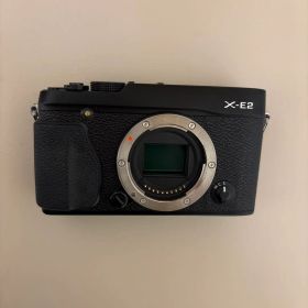 【美品】FUJIFILM X-E2 ミラーレスカメラ 本体