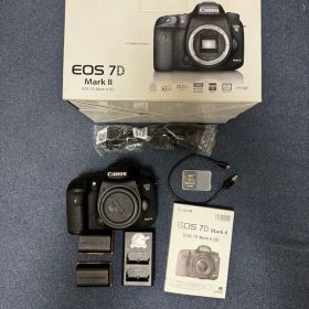 Canon EOS 7D Mark II デジタル一眼レフ 本体(付属品多数)