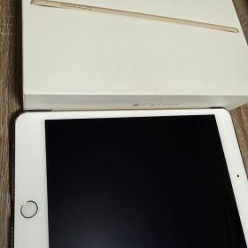 Apple iPad mini 4 本体