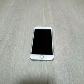 Apple iPhone 8 本体 シルバー
