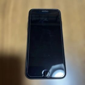 iPhone SE (第2世代) ブラック ケース、イヤホン付き