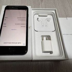 新品開封済み iPhone SE2 256GB