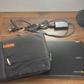chromebook 充電器とケース付き