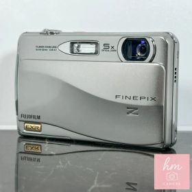【美品】FUJIFILM FinePix Z700EXR シルバー 1200万画素 光学5倍ズーム スライド式 タッチパネル EXR CCD コンパクトデジタルカメラ 富士フイルム ファインピックス