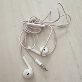 【正規品】Apple EarPods 3.5mmプラグ イヤホン