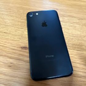 Apple iPhone 7 本体 ブラック