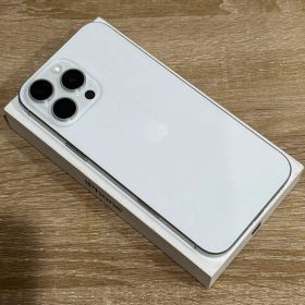美品 Apple iPhone 16 Pro Max 本体 バッテリー99%