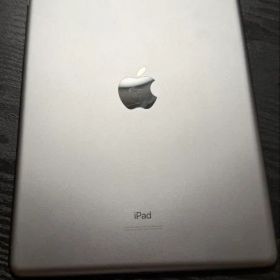 iPad 第8世代 32GB Wi-Fi スペースグレイ 本体のみ