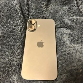 Apple iPhone 16
