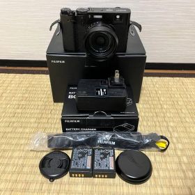FUJIFILM X100V