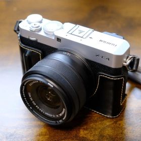 FUJIFILM X-E4 本体+XC15-45mm