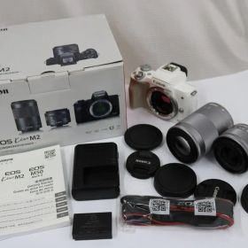 【返品保証】 【元箱付き】キャノン Canon EOS Kiss M2 ホワイト EF-M 18-55mm 55-200mm ミラーレス一眼 e13901