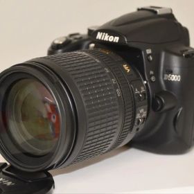 NikonD5000＆18-105mmVR【箱付・美品・ショット数：3,889】