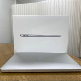 Apple MacBook Air 本体（箱、付属品あり）