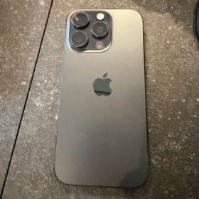 iPhone 16 Pro 512GB ブラックチタニウム 箱あり 画面割れあり