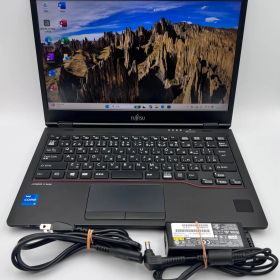 B332// LIFEBOOK U7311/F i5-1145G7 11世代 8GB / 256GB / Windows 11 Pro / Office 2024 付き