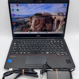 B333// LIFEBOOK U7311/F i5-1145G7 11世代 8GB / 256GB / Windows 11 Pro / Office 2024 付き