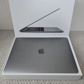 Apple MacBook Pro 2016 13インチ