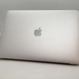 【中古】Apple MacBook Air 13インチ CTO (M1・2020) シルバー Apple M1(CPU:8C/GPU:7C)/8G/256G【札幌南2条】保証期間１ヶ月【ランクB】