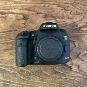 CANON EOS 7D Mark II デジタル一眼レフカメラ