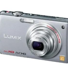 【中古】パナソニック デジタルカメラ LUMIX FX700 ジュネスシルバー DMC-FX700-S 1410万画素 光学5倍ズーム 広角24mm 3.0型タッチパネル液晶 フルHD動画 高速連写