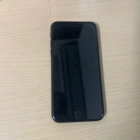 Apple iPhone SE 第2世代 本体 ブラック