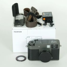 [美品 | シャッター数1,600回｜別売り付属品多数付] FUJIFILM X half X-HF1 [チャコールシルバー] | コンパクトデジタルカメラ