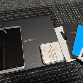 ZTE AXON 7 クォーツグレー